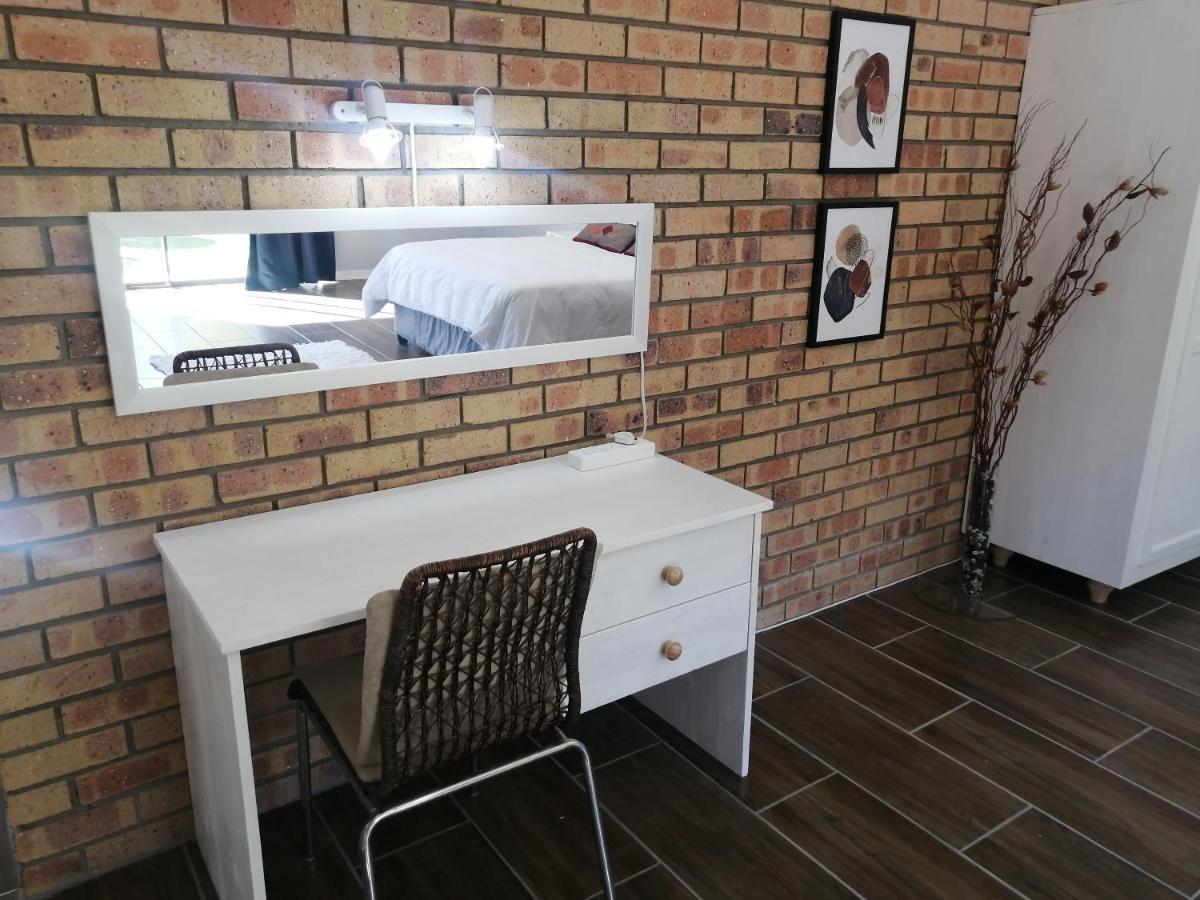 Easy Inn Guesthouse Welkom Exteriör bild
